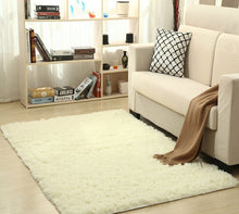 Load image into Gallery viewer, &quot;Super Shag&quot; Modern high-pile shag rug